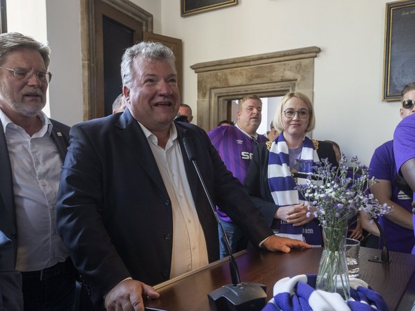 VfL-Präsident Holger Elixmann im Rathaus